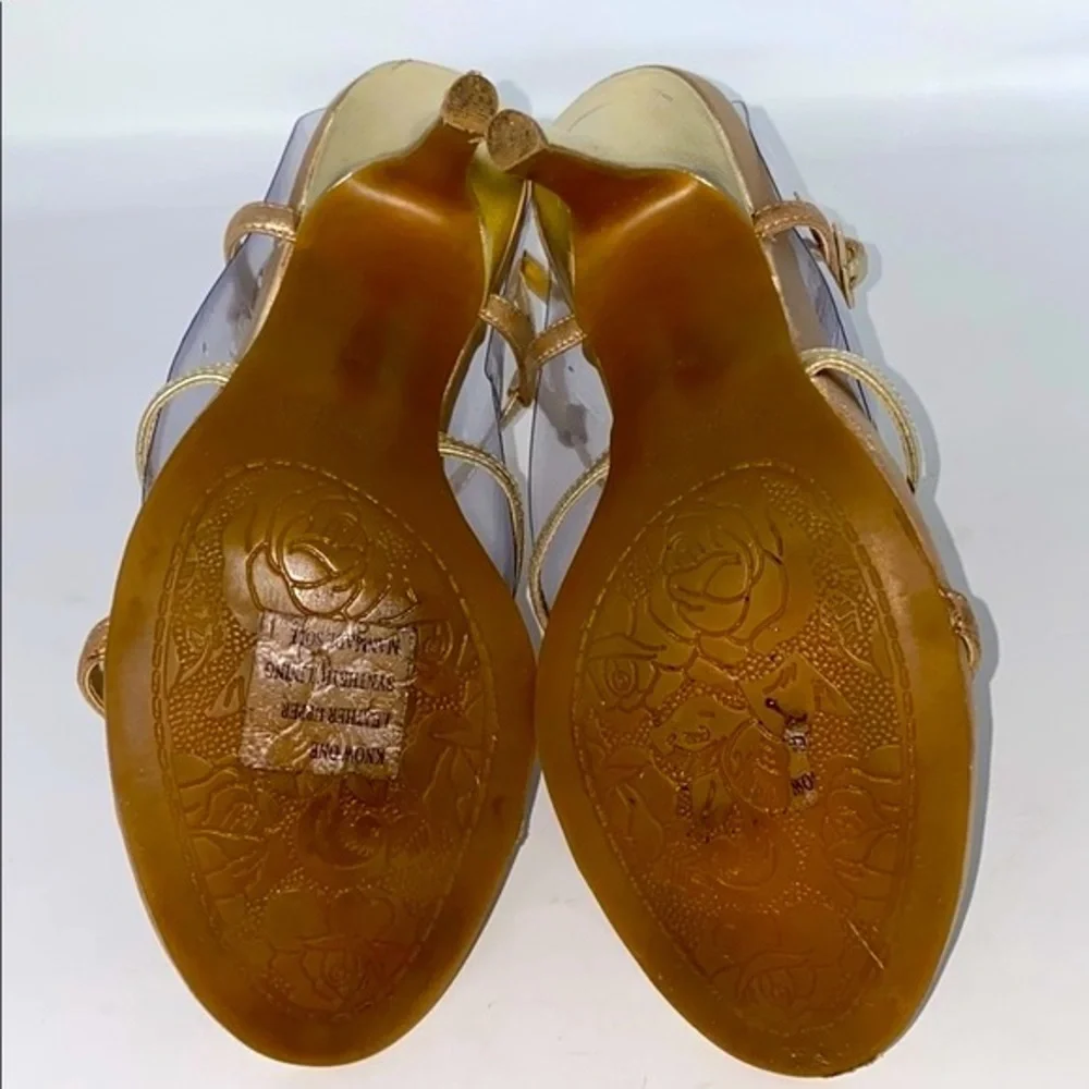 Kenneth Cole Reaction Know‎ One MT Gold Heels